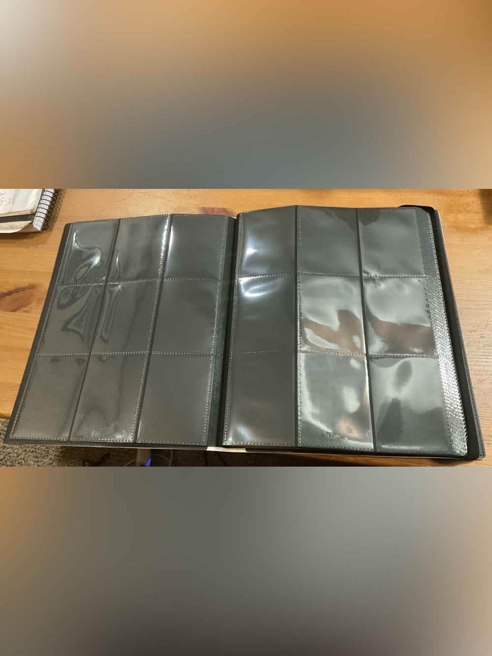 Ultra Pro: Card Binder Sleeve Album - white plastic with black strap 20 pages.